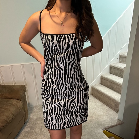 Sequined dress - Picture 1 of 6